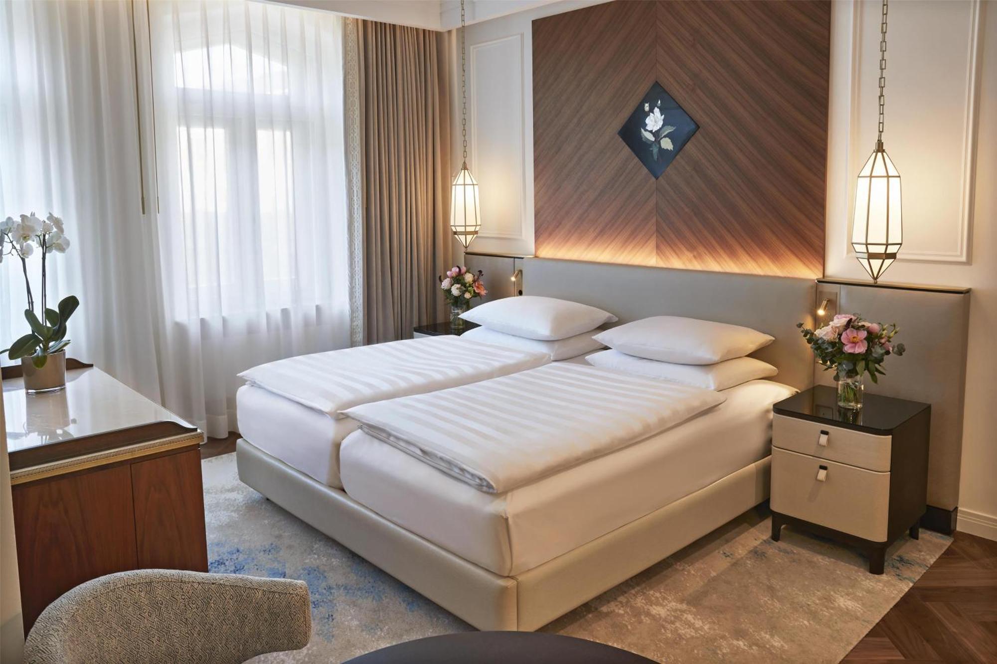 Signature Deluxe Room,1704823860:JPEG